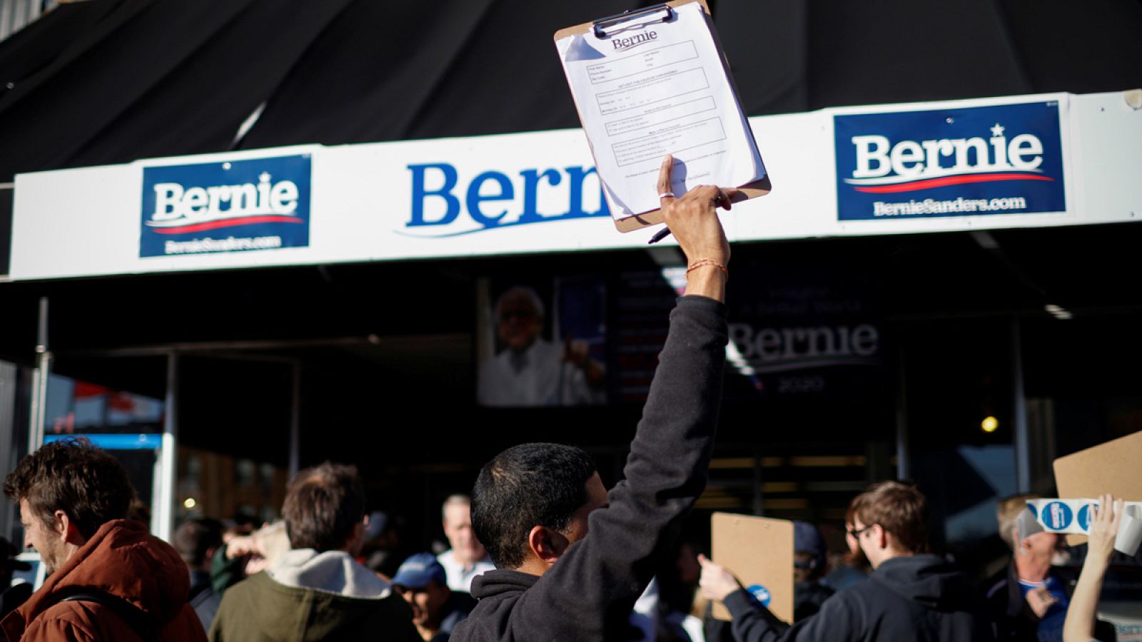 Iowa se prepara para los 'caucos', pistoletazo de salida para la carrera por la Casa Blanca - Ver ahora