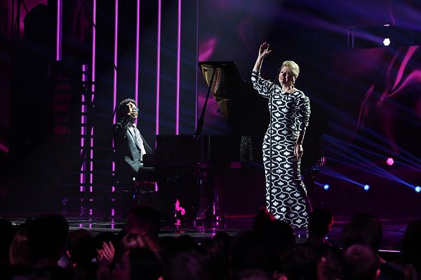 Ainhoa Arteta canta "Piensa en mí" en la Gala 3