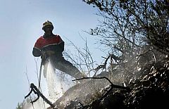 En Cuenca siguen activos dos incendios y en Almería arde la Sierra de Cabrera