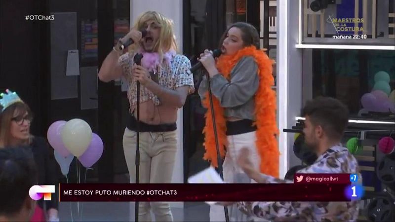 Eva y Rafa cantan "Baby one more time", de Britney Spears,en "El Chat 3" de OT 2020