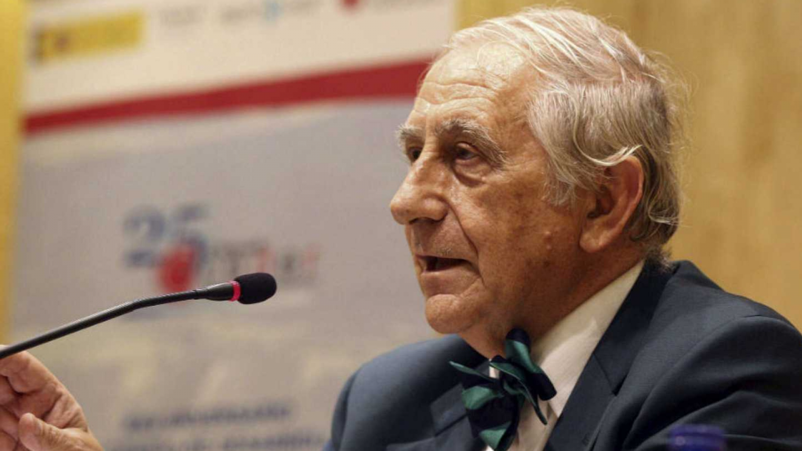 Inocencio Arias: "No entiendo porqué VOX es fascista y PODEMOS democrático"