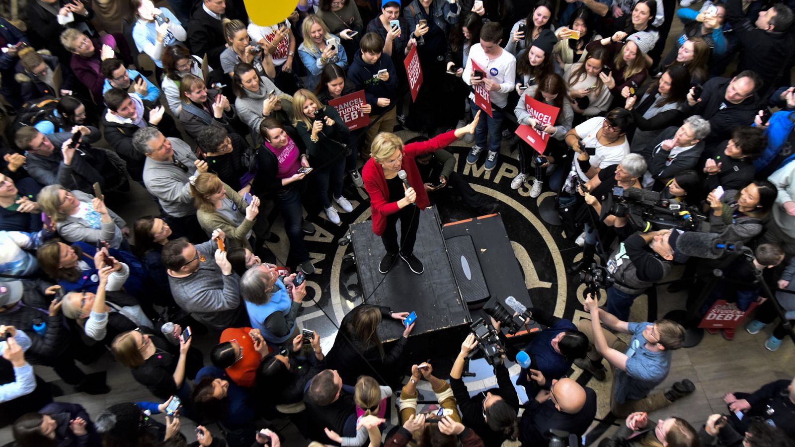 Los 'caucus' en Iowa abren la carrera demócrata hacia la Casa Blanca