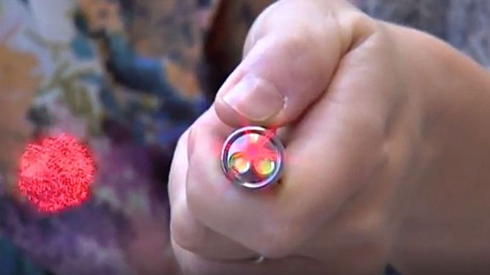 Telediario 1 - Un niño de 12 años pierde visión por mirar directamente un puntero láser en Córdoba