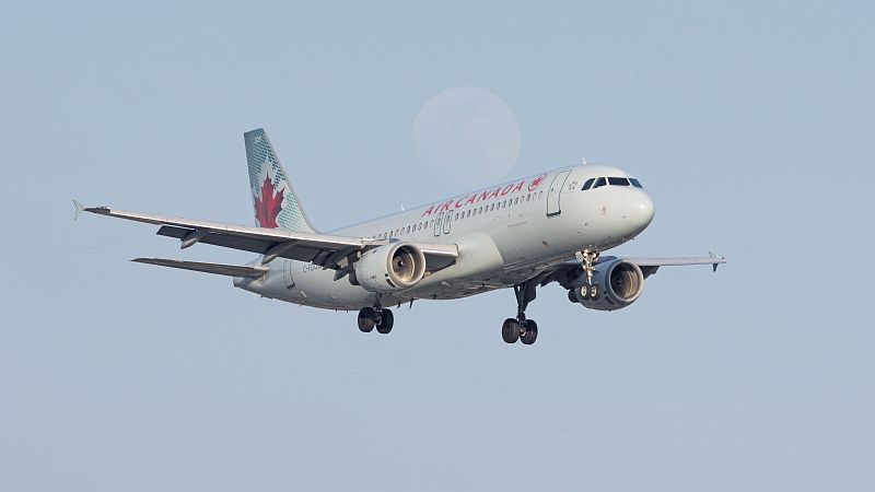 El SEPLA, sobre el avión de Air Canada: "Lo tienen absolutamente bajo control, están buscando tener el peso adecuado para aterrizar"