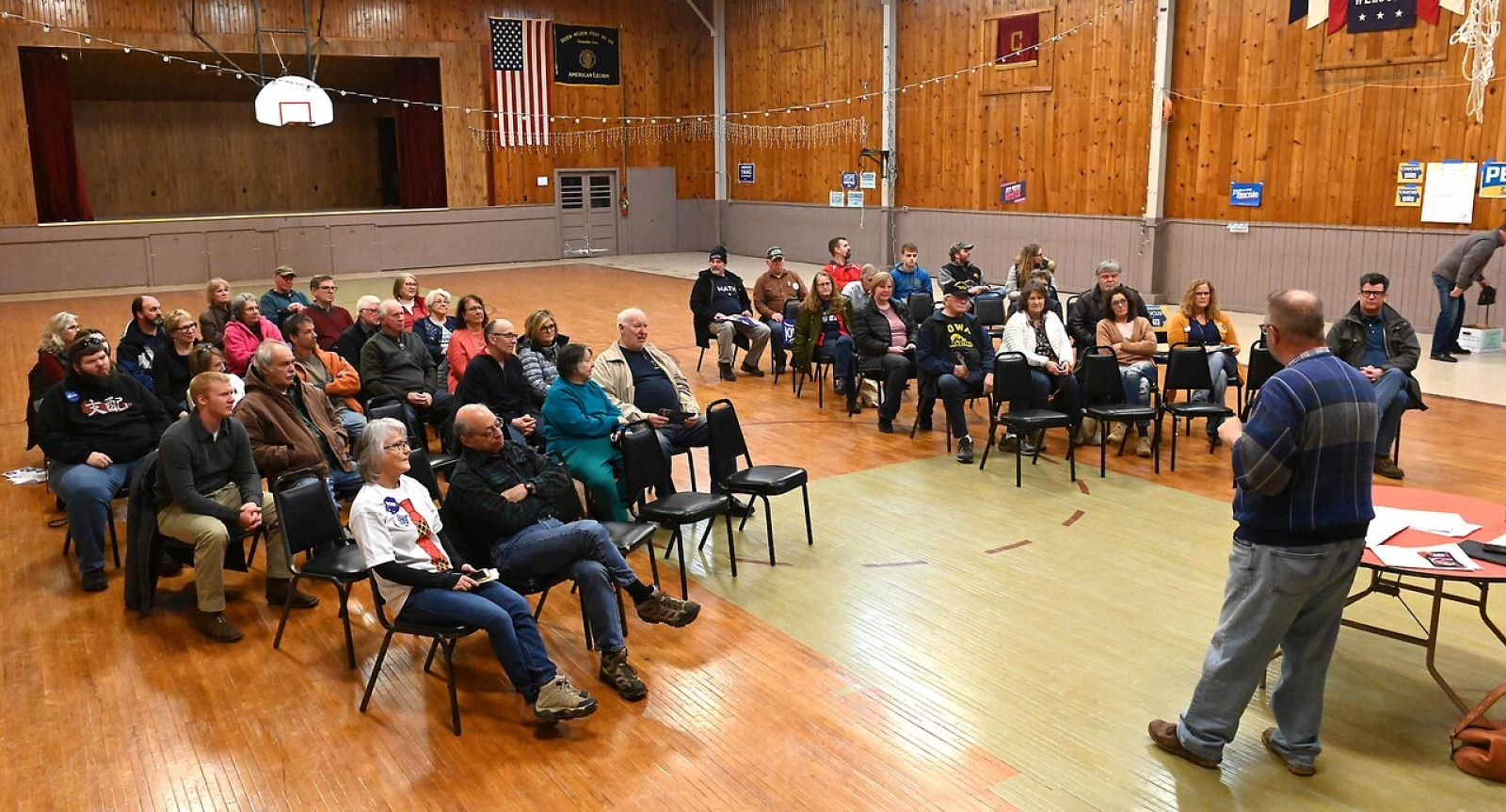 El caos en los 'caucus' de Iowa empaña el inicio de las primarias demócratas