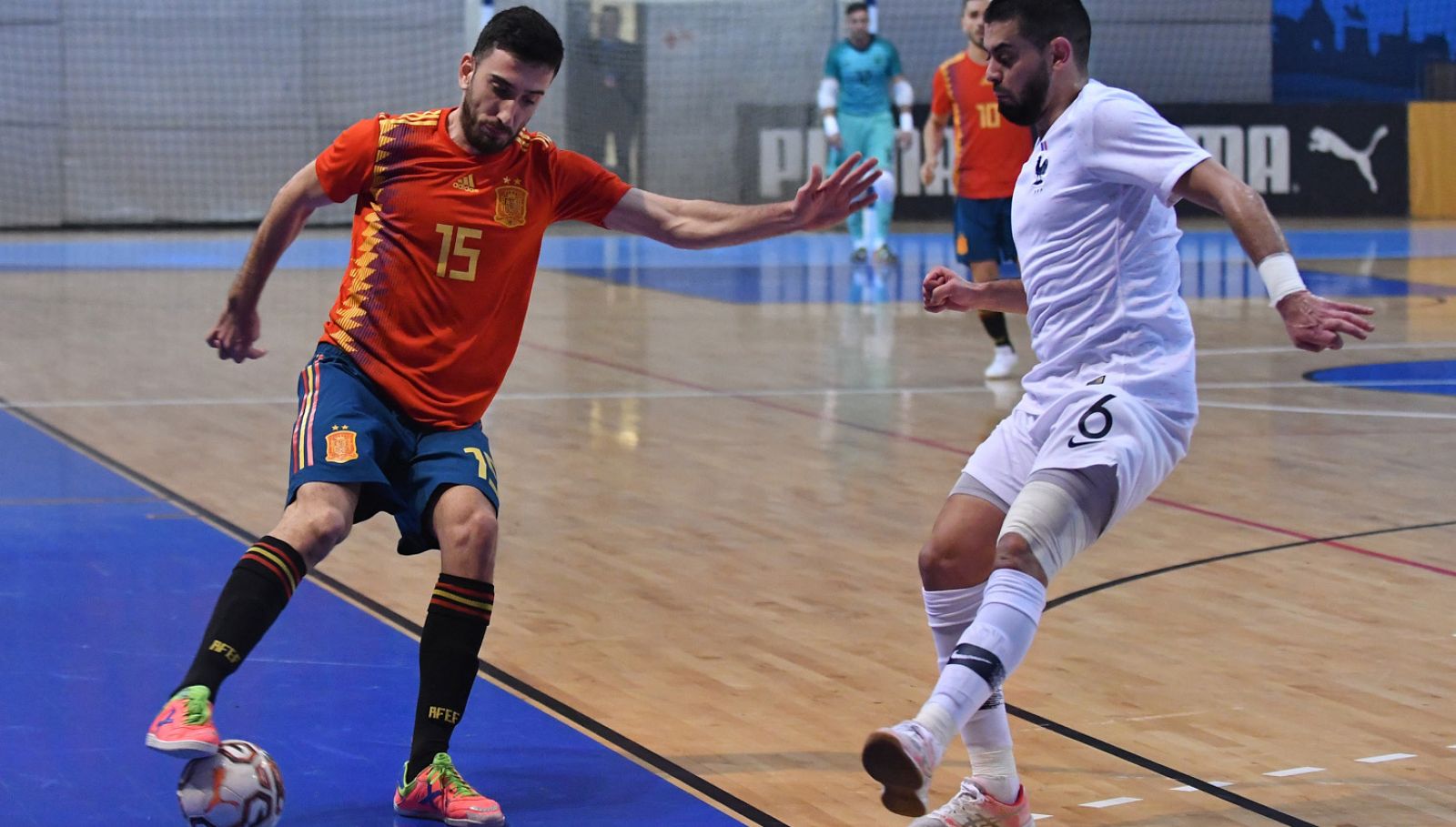 España se juega contra serbia el pase al mundial de fútbol sala