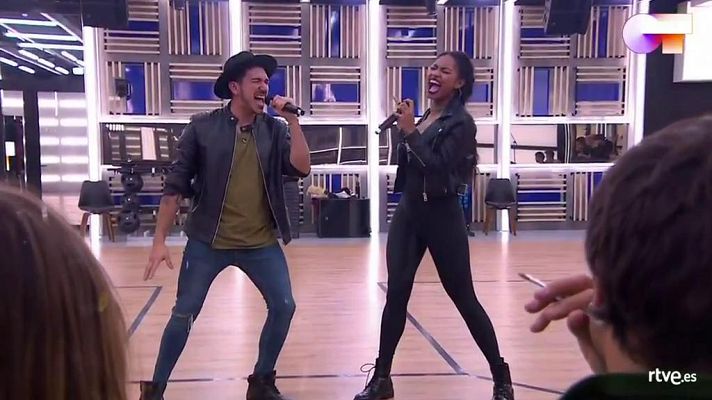 Bruno y Nia cantan "Bad Girls" 1r pase de micros