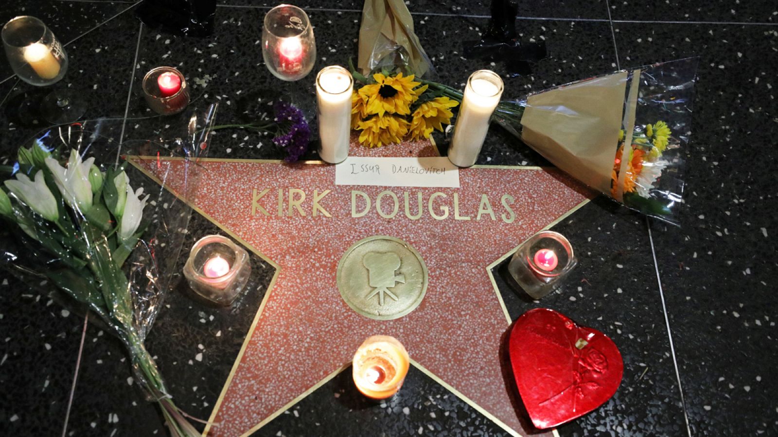 Hollywood se despide de Kirk Douglas