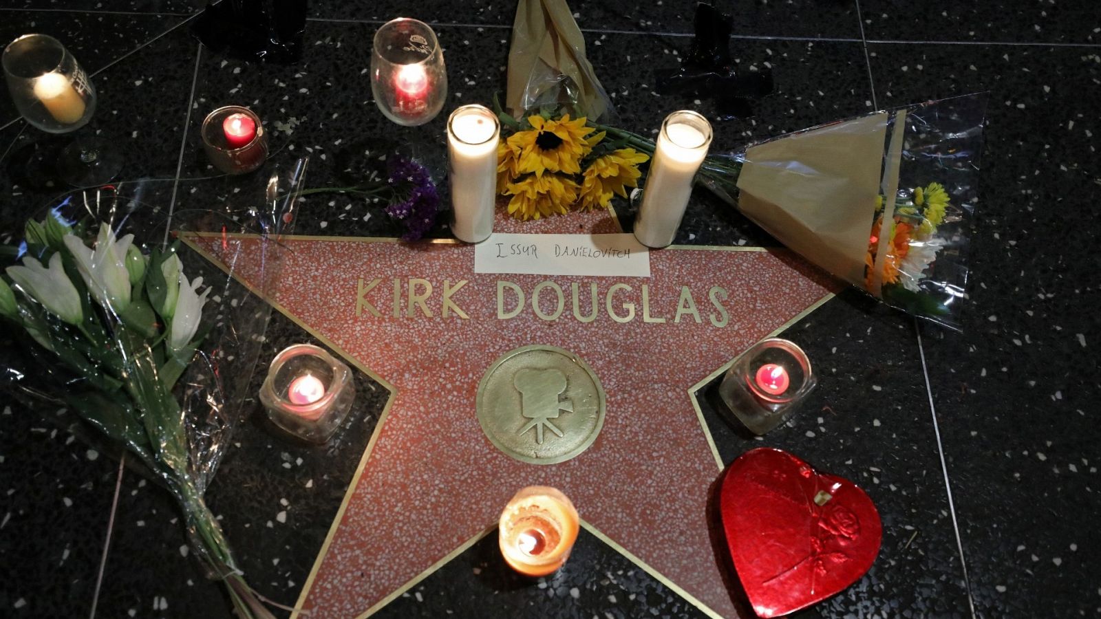 Corazón - Kirk Douglas: Hollywood llora la muerte del actor a los 103 años