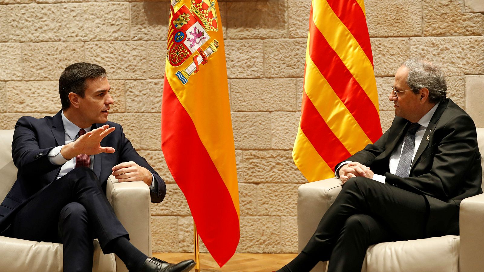 Primer encuentro entre Pedro Sánchez y Quim Torra en el Palau de la Generalitat - RTVE.es | Ver