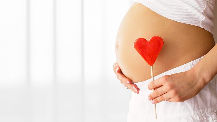 El cerebro de la madre se modifica durante el embarazo para enamorarse del bebé