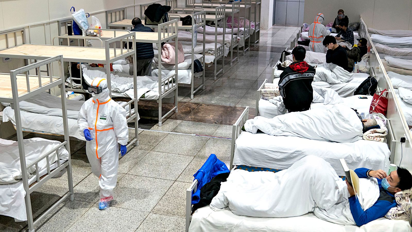 La provincia china de Hubei sigue aislada para intentar contener la expansión del coronavirus