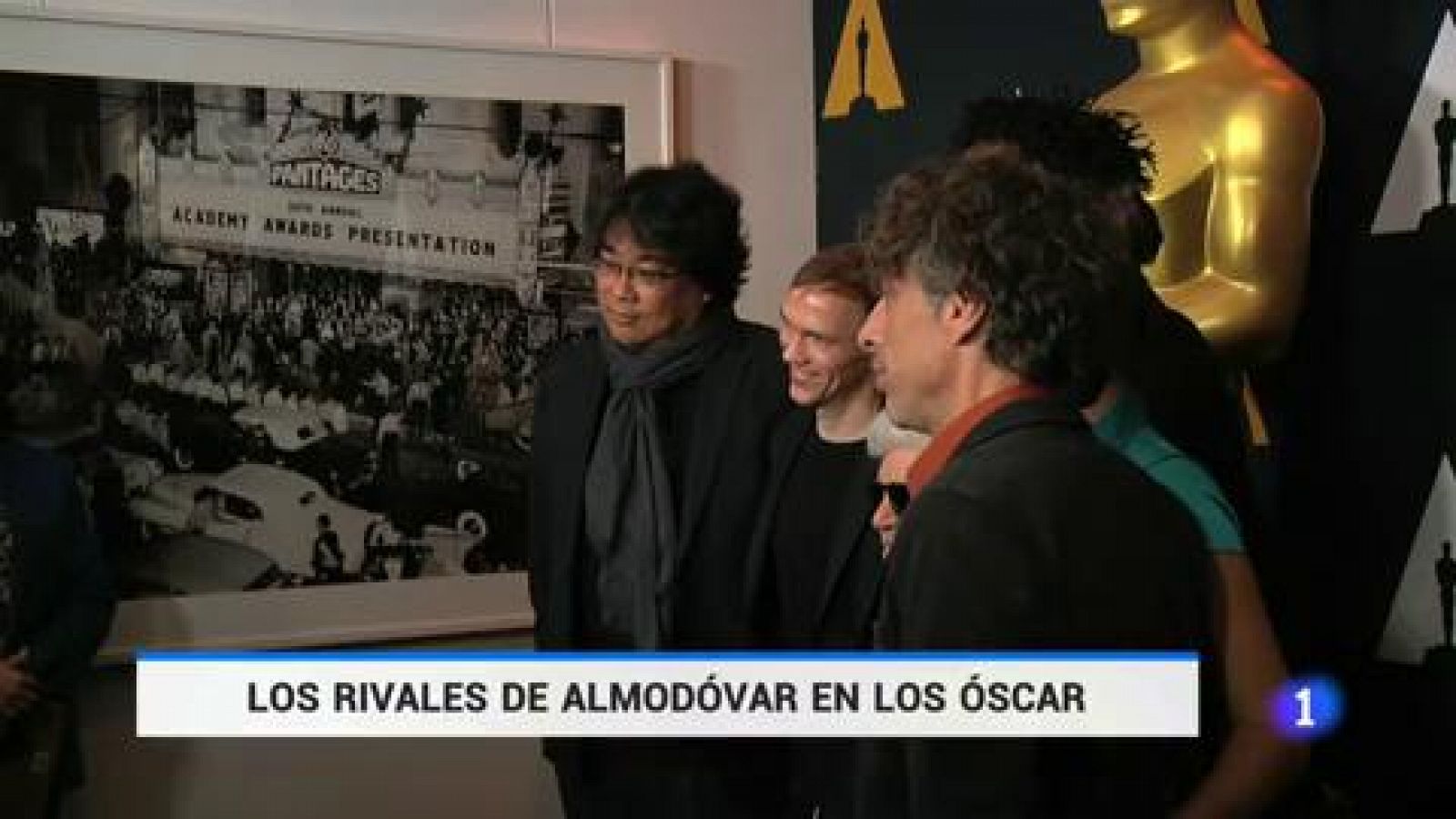 Telediario 1: Almodóvar posa con los otros candidatos al Oscar a Mejor Película Internacional en Los Ángeles | RTVE Play
