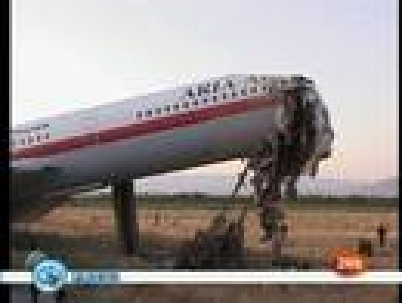 En Irán al menos 17 personas mueren al incendiarse un avión de pasajeros cuando iba a aterrizar | Ver