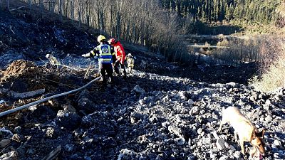 Bsqueda a contra reloj de los dos desaparecidos en el desprendimiento en Bizkaia