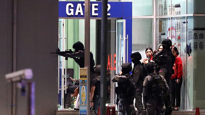 Un soldado se atrinchera en un centro comercial de Tailandia tras matar a 20 personas