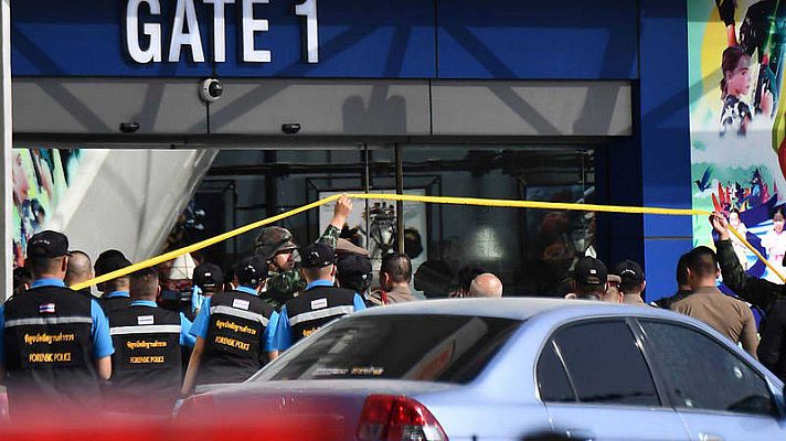 Informativo 24h - Un soldado es abatido en Tailandia tras matar a 26 personas y atrincherarse en un centro comercial