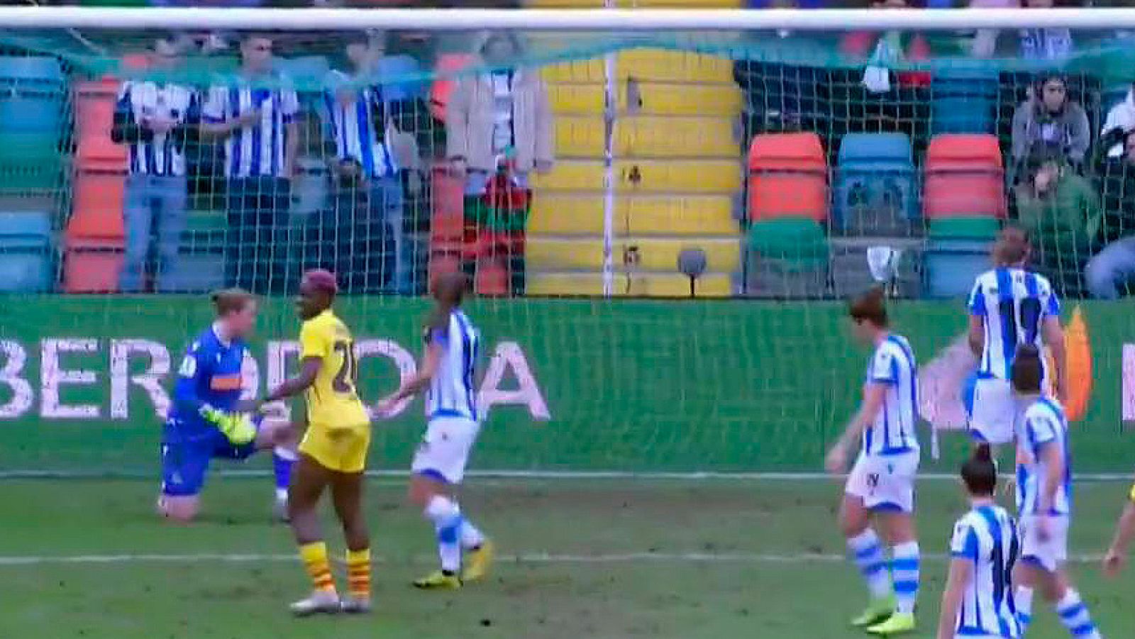 Alexia Putellas también ha firmado su doblete en la final de la Supercopa al marcar el sexto gol de la mañana contra la Real Sociedad.