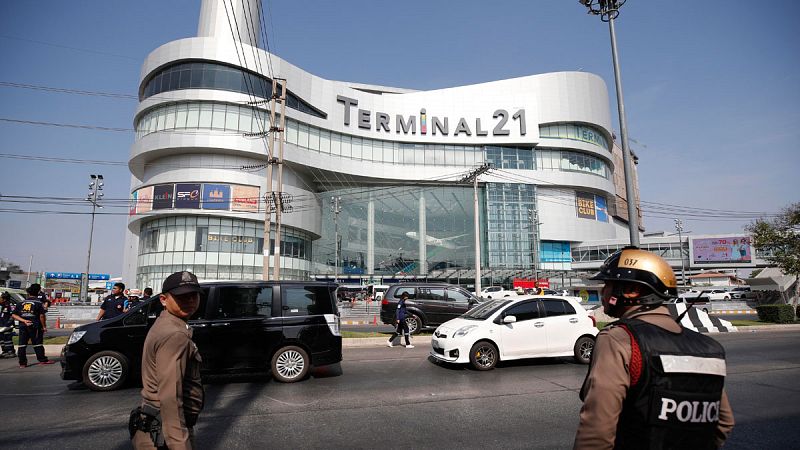 Un soldado es abatido en Tailandia tras matar a 29 personas y atrincherarse en un centro comercial