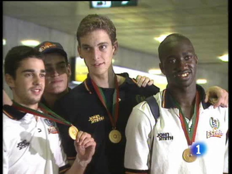 El 25 de julio de 1999, los junior del baloncesto español conseguían el oro en el Mundial de Lisboa tras imponerse a Estados Unidos en la final.