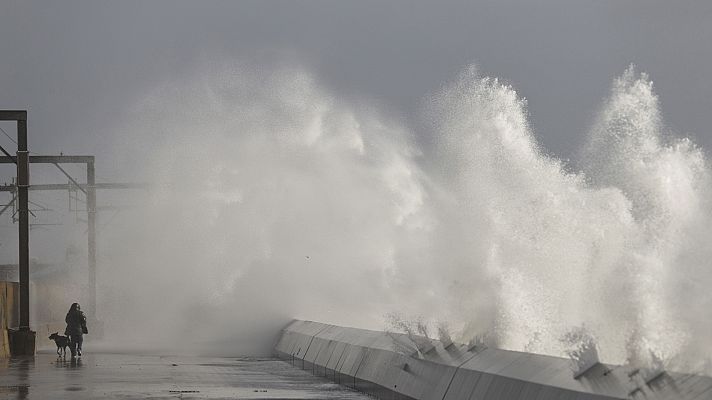 Telediario 1 - Gran parte de Europa, en alerta por la llegada de otra potente borrasca