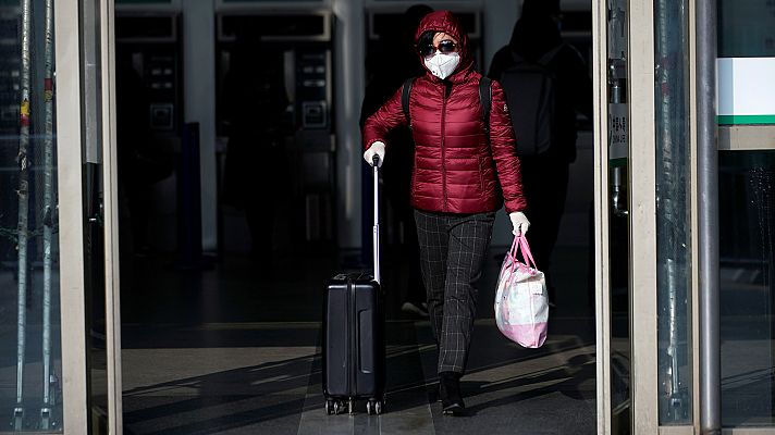 Telediario 1 - 2.600 personas han recibido el alta en China tras estar infectados por el coronavirus