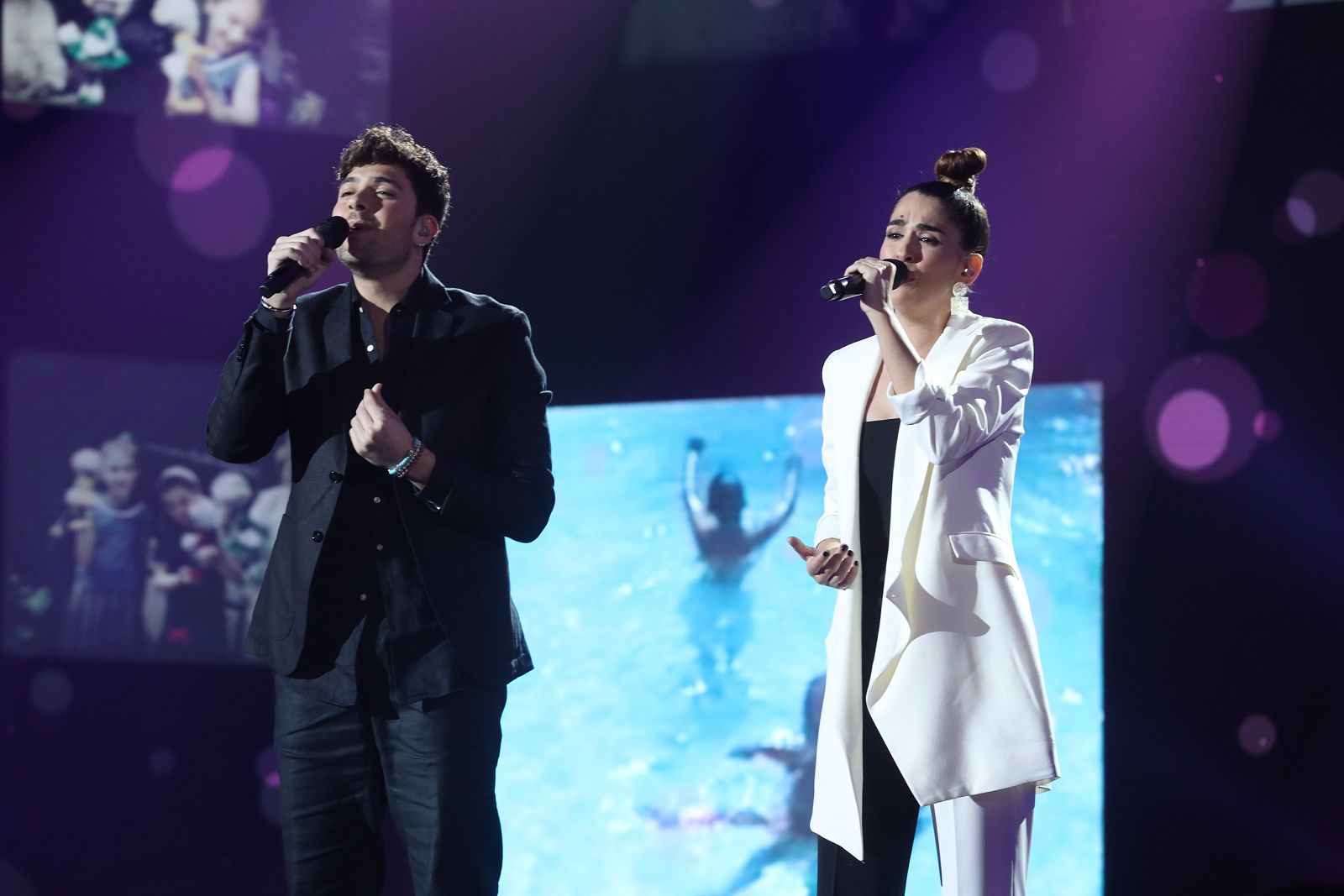 OT 2020 | Anajú y Javi cantan "Amor eterno" en la Gala 4 de Operación Triunfo 2020