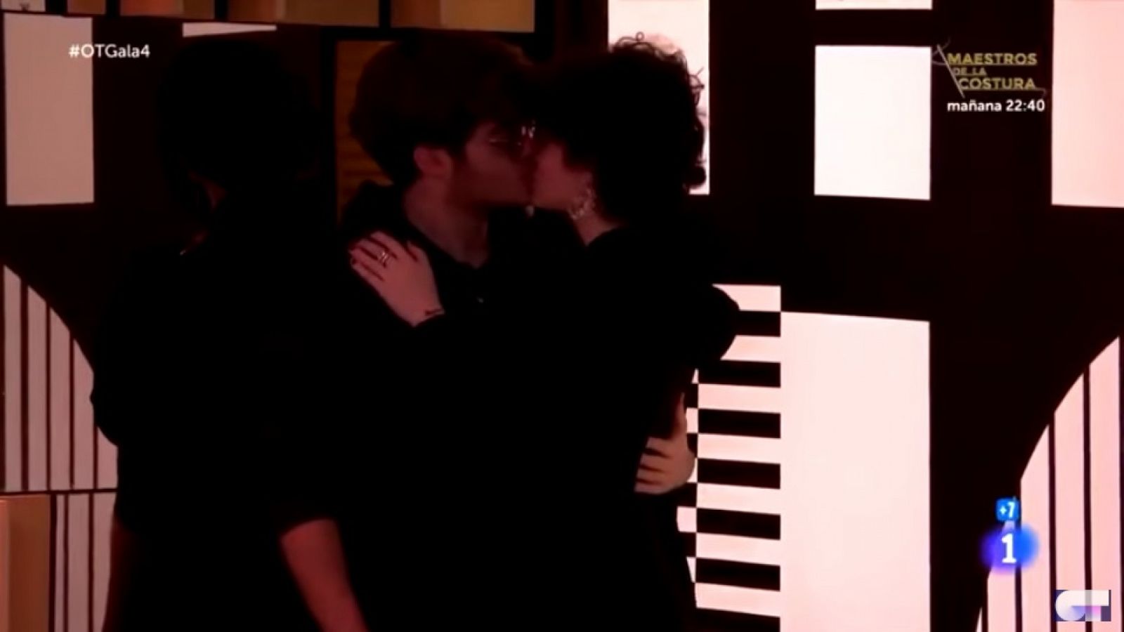 Anne y Gèrard, pillados besándose en la Academia de Operación Triunfo 2020