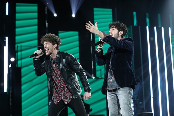 Jesús y Rafa cantan "Princesas" en la Gala 4 