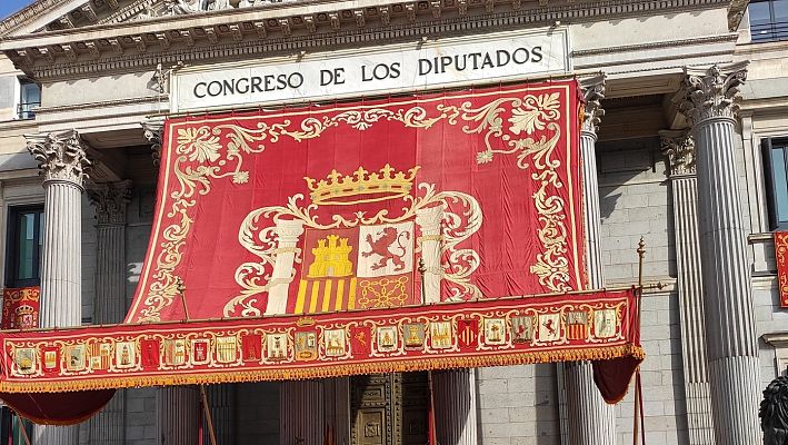 Parlamento - El baldaquino de gala