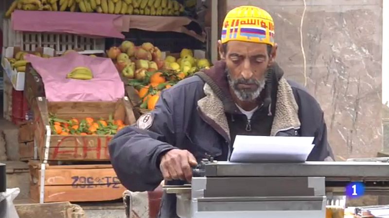 El oficio de escribano todavía se ejerce en Rabat