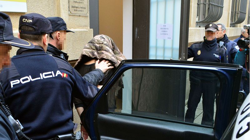 Prisin para la pareja acusada de arrojar a su hija recin nacida al ro en Palencia - RTVE.es | Ver