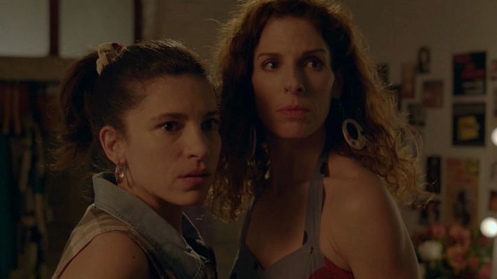 Cuéntame cómo pasó - Oriol descubre quién es el nuevo amor de su madre