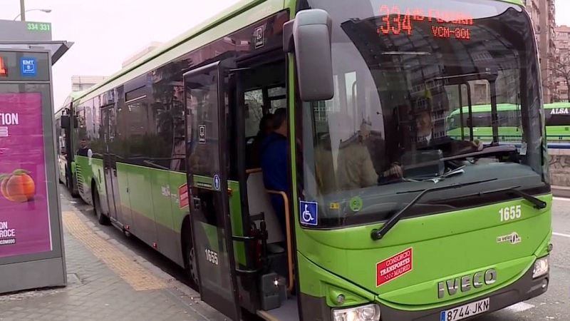 Denuncian a un conductor de autobús de Madrid por insultar a una pasajera con movilidad reducida