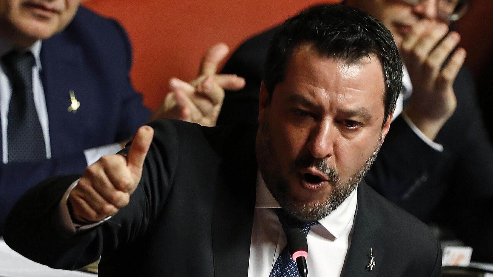 Salvini será juzgado por impedir el desembarco de migrantes rescatados en alta mar - RTVE.es