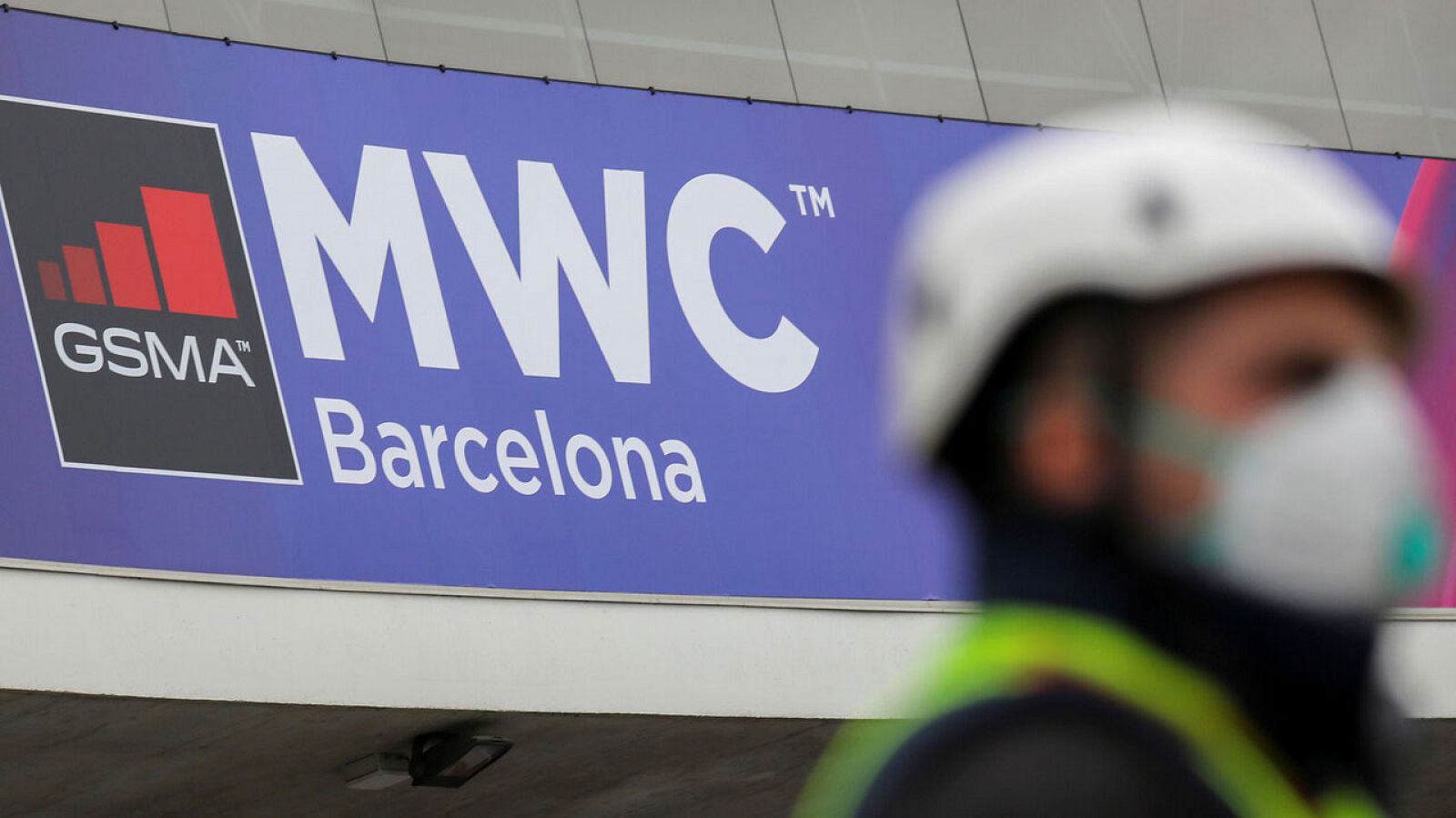 La cancelación del Mobile World Congress provocará pérdidas de 220 millones de euros a las pequeñas y medianas empresas - RTVE.es