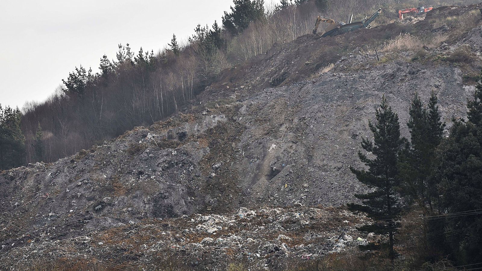 Los parámetros del aire y del agua son correctos en Zaldibar a pesar del olor que llega tras el derrumbe del vertedero