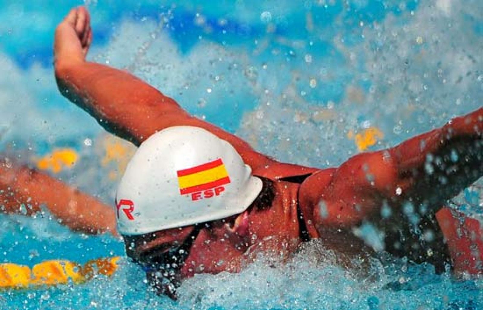 Rafa Muñoz se clasifica primero para las semifinales de 50 metros mariposa de Roma.  