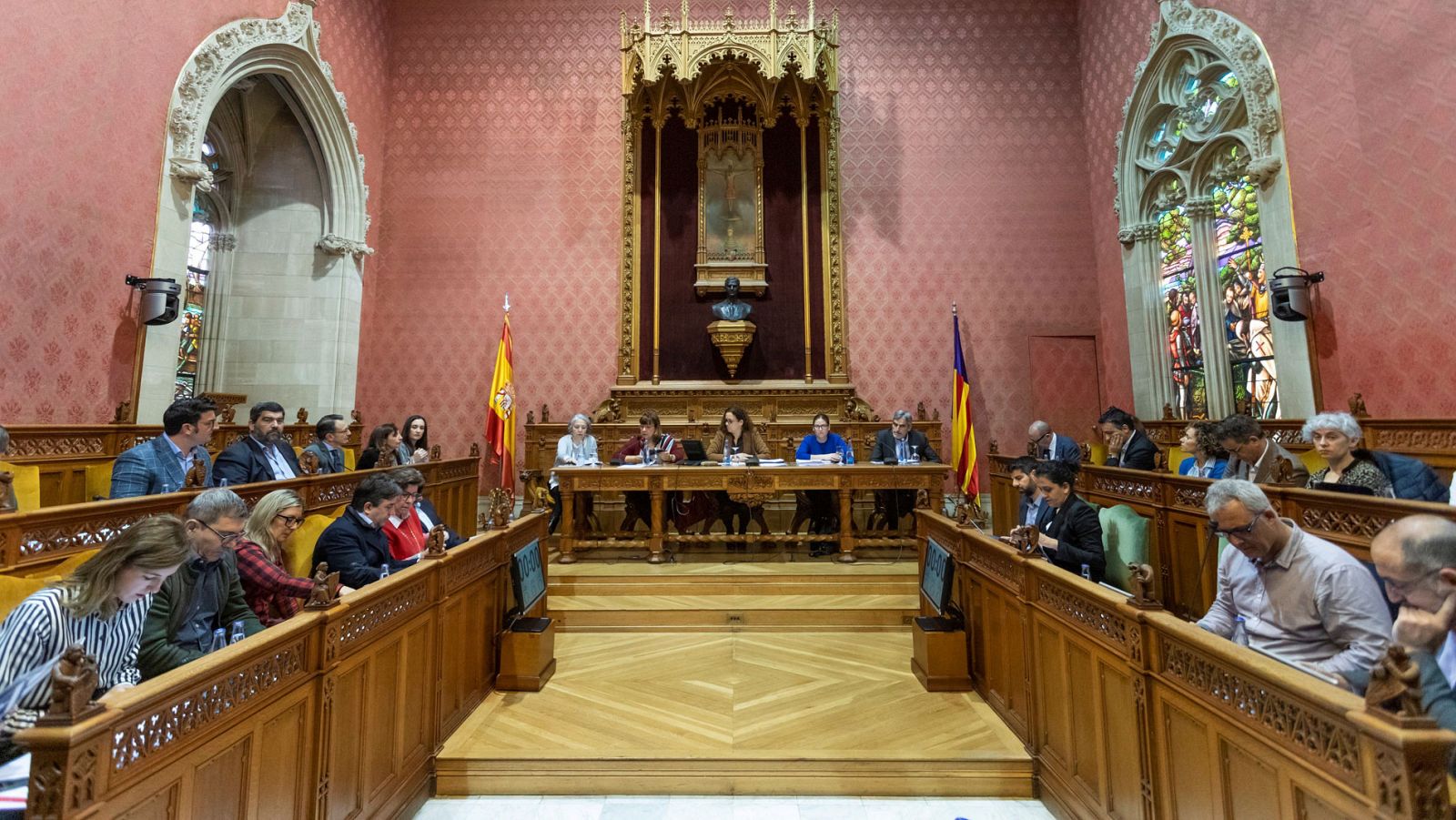 El Consell de Mallorca rechaza investigar la presunta explotación de menores y crea una Comision de Expertos