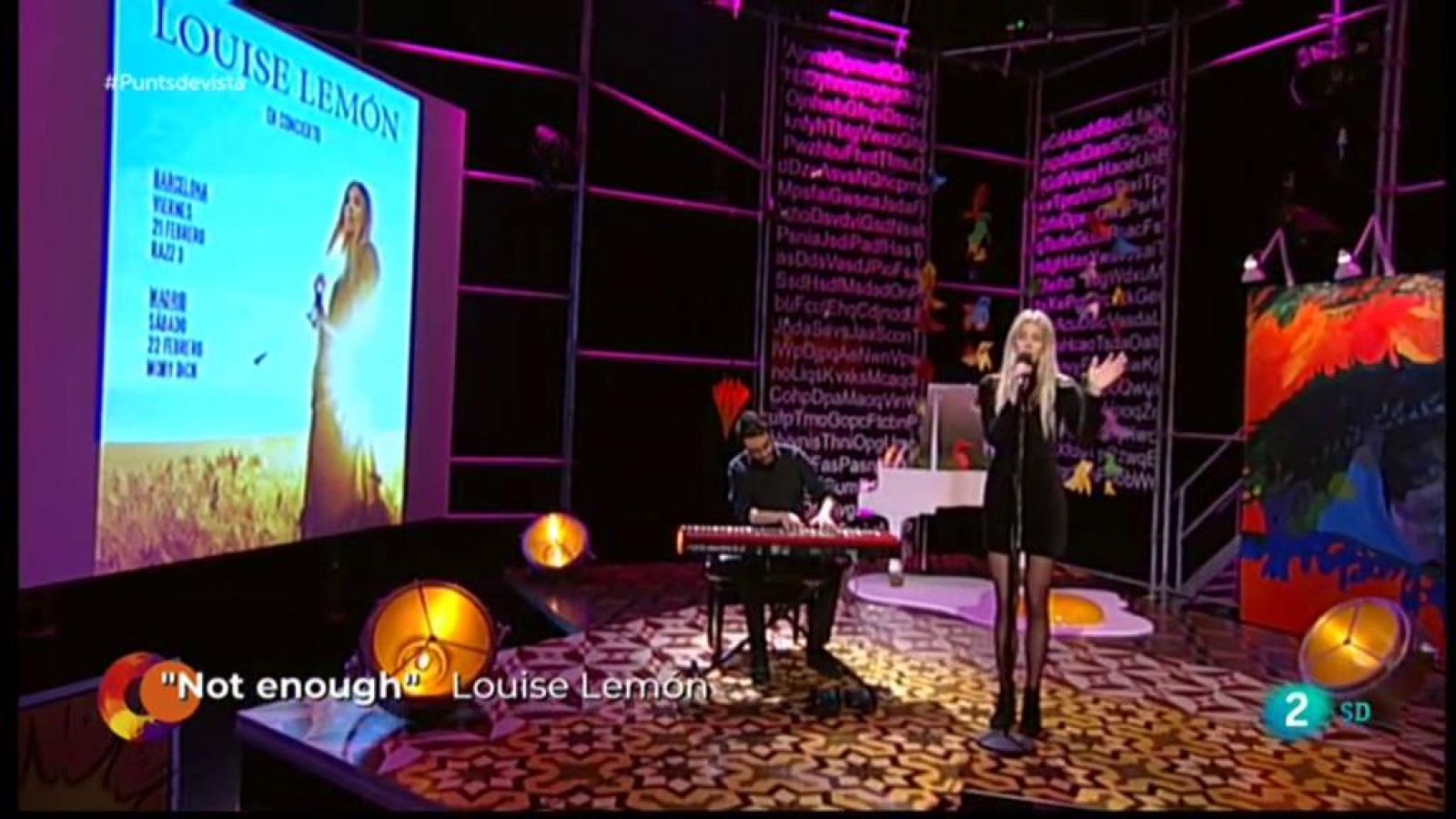 Actuació musical de Louise Lemón