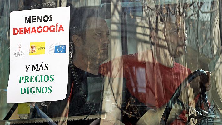 Informativo 24h - Cortes en la A-45 en Lucena y en el centro de Valencia por las protestas de los agricultores