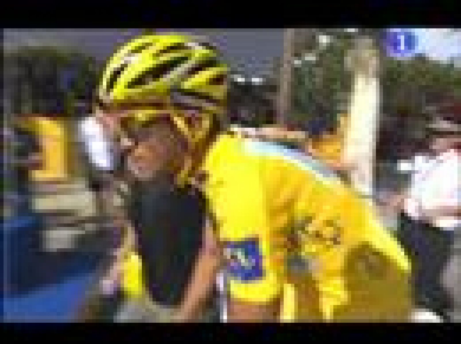 Alberto Contador se proclama vencedor del Tour de Francia por segunda vez en su carrera.