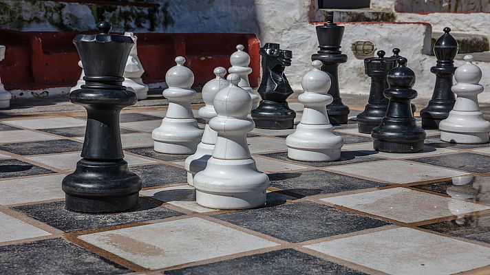 Telediario 1 - Un castillo de jaque mate