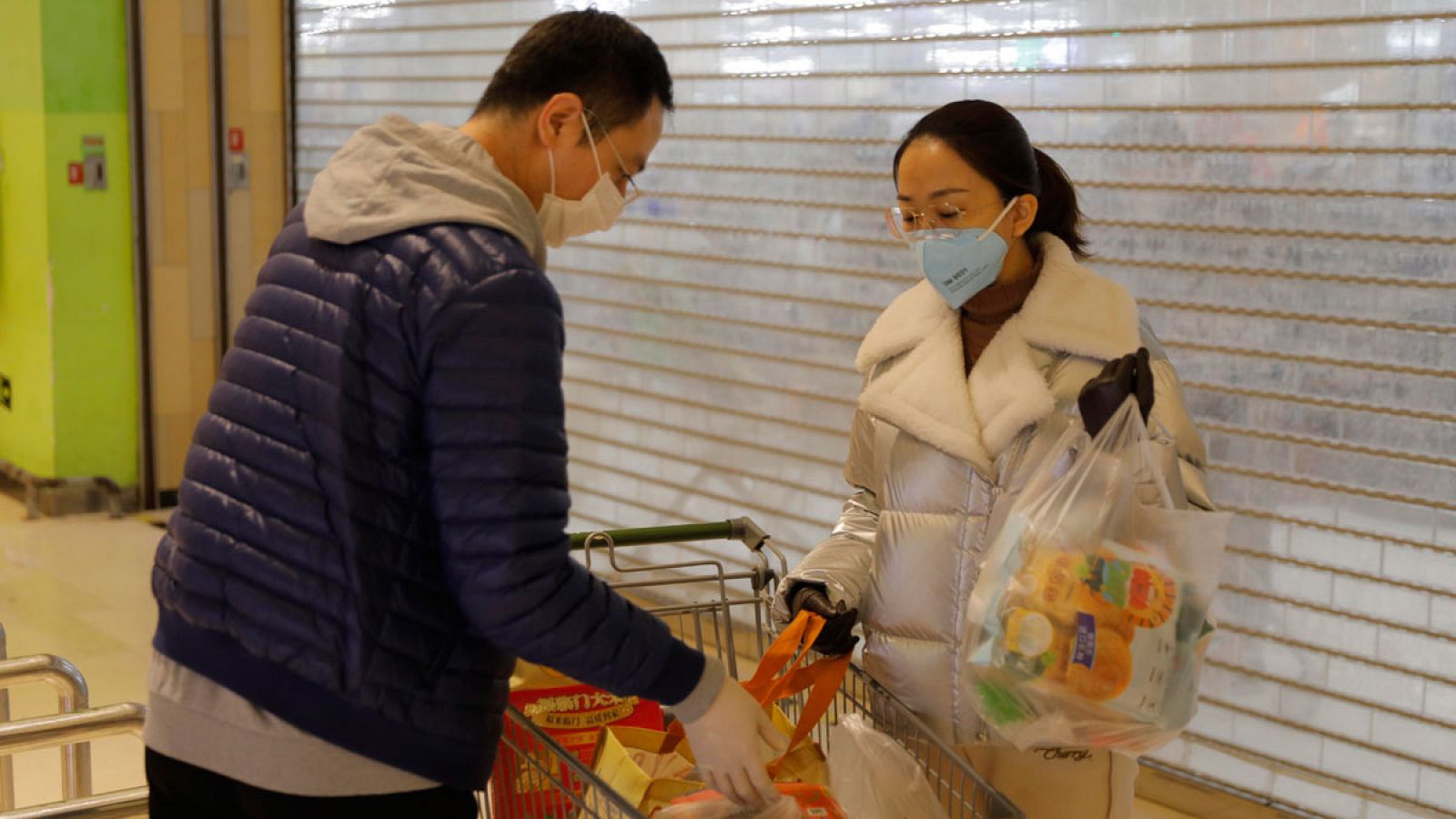La limitación de los traslados y los estrictos controles se acentúan en China