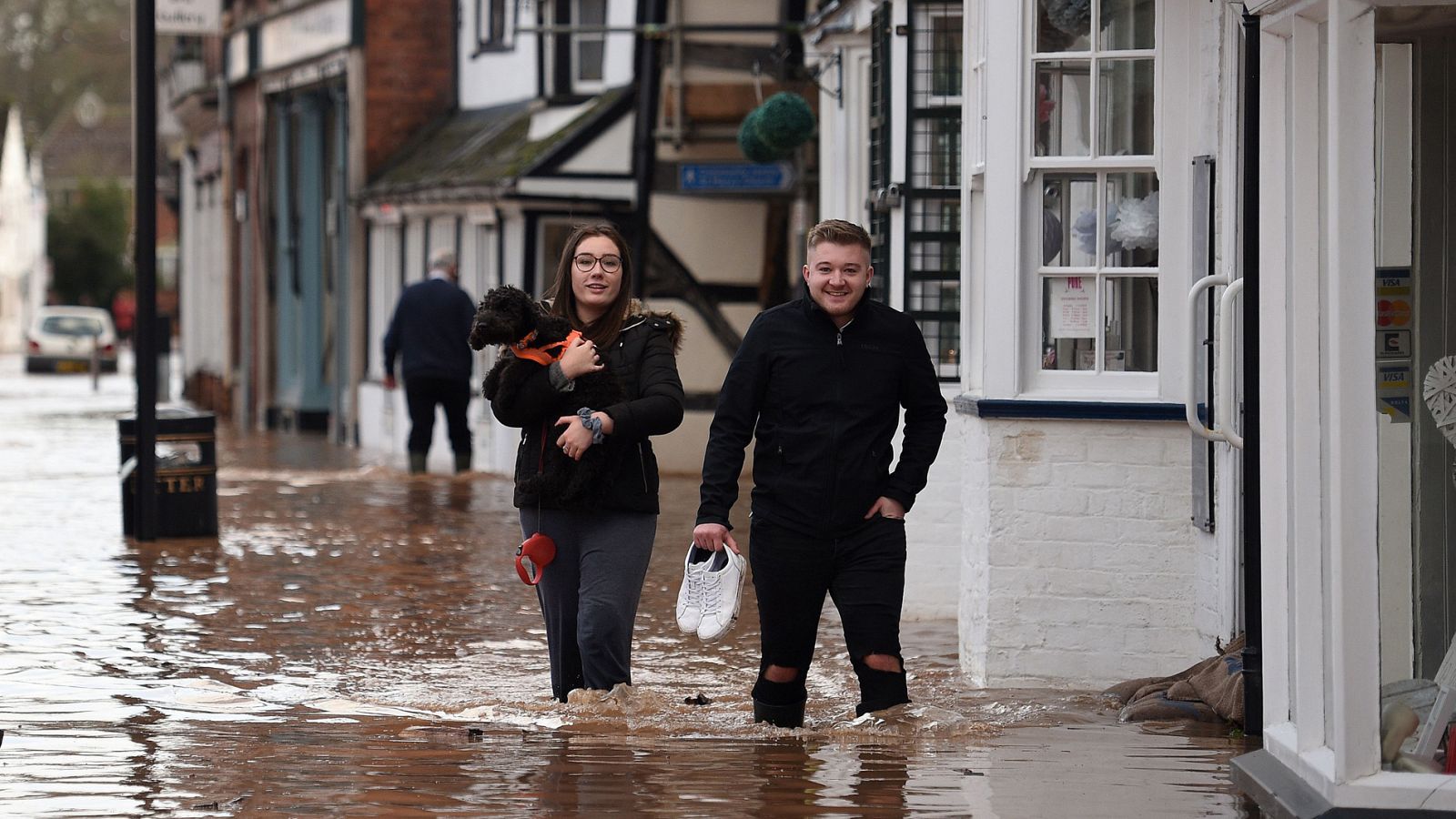 La borrasca Dennis provoca inundaciones en el Reino Unido - RTVE.es