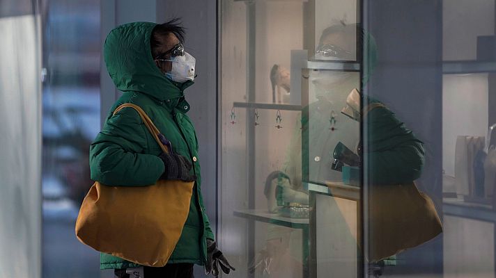 Telediario 1 - El Banco Popular de China pone a los billetes en cuarentena