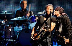 Bruce Springsteen triunfa en Bilbao en el inicio de su gira por España