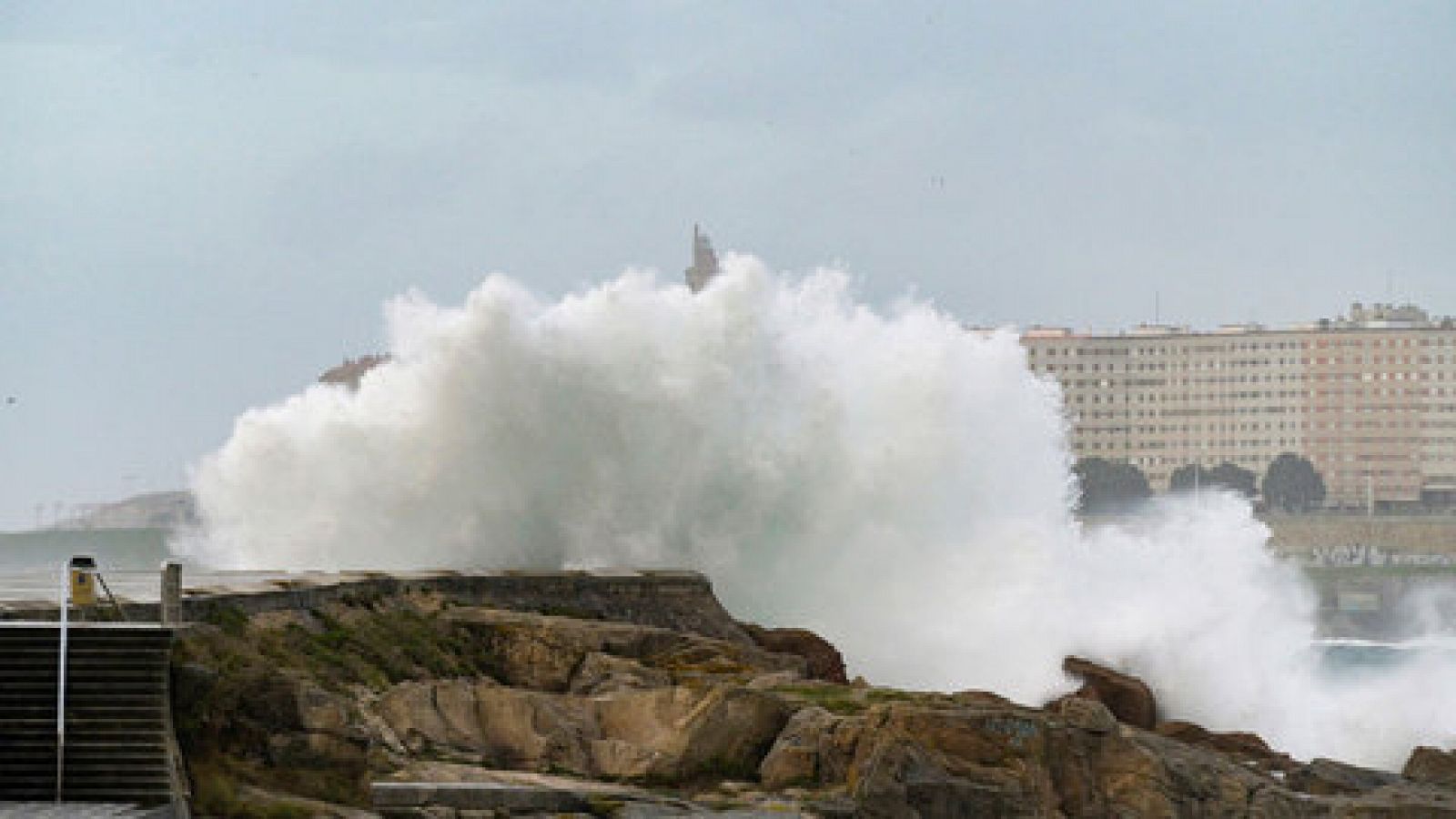 El viento soplará fuerte en el norte de Galicia y en la cordillera Cantábrica y Navarra - RTVE.es