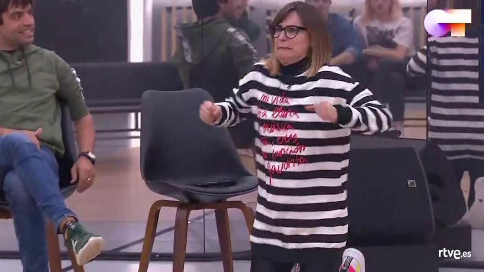 Noemí imita a Ivan Labanda durante el repaso de la "Gala 5" de Operación Triunfo 2020