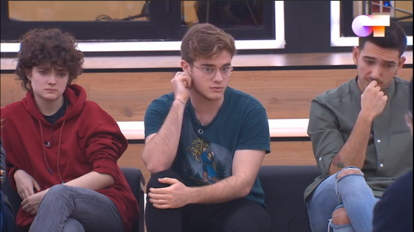 Gèrard explica que con su familia lleva juguetes a Marruecos en la visita de Sor Lucía Caram a la Academia de OT 2020